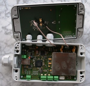 ISC.MRU200i - Industrial Mid Range Reader RFID UHF EPC con antenne integrate
