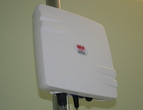 Oberon 300 – RFID UHF Antenna con Reader Integrato Smart