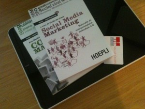 ISC.SPAD102 su cui sono stati posizionati libri dotati di Tag Transponder HF