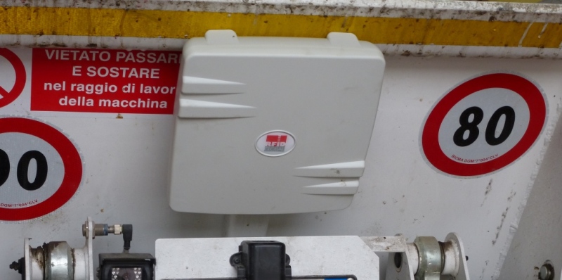 Gestione Raccolta Rifiuti RFID UHF - Montaggio Oberon 350 su Porter Gestione Raccolta Rifiuti RFID UHF - Montaggio Oberon 350 su Porter
